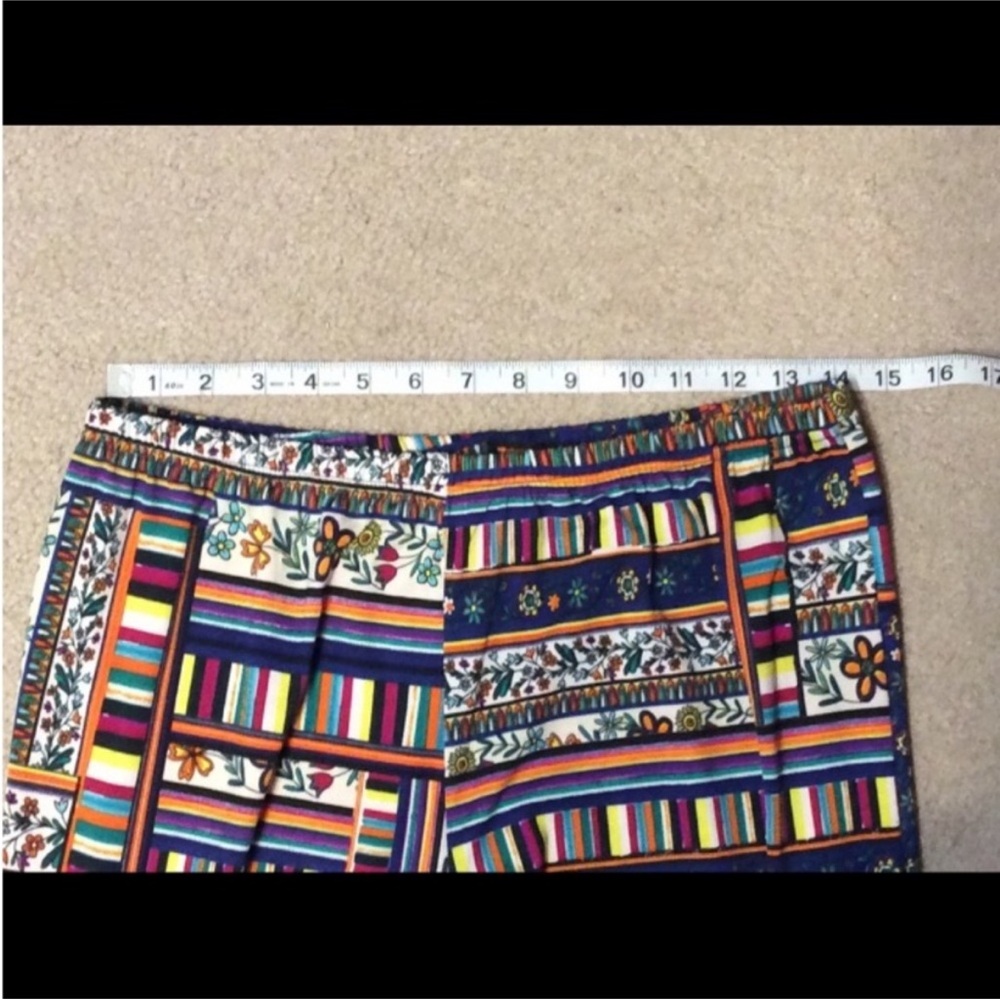 VALERIE STEVENS Bright and Colorful Patterned PANTS Size MEDIUM - Picture 5 of 12
